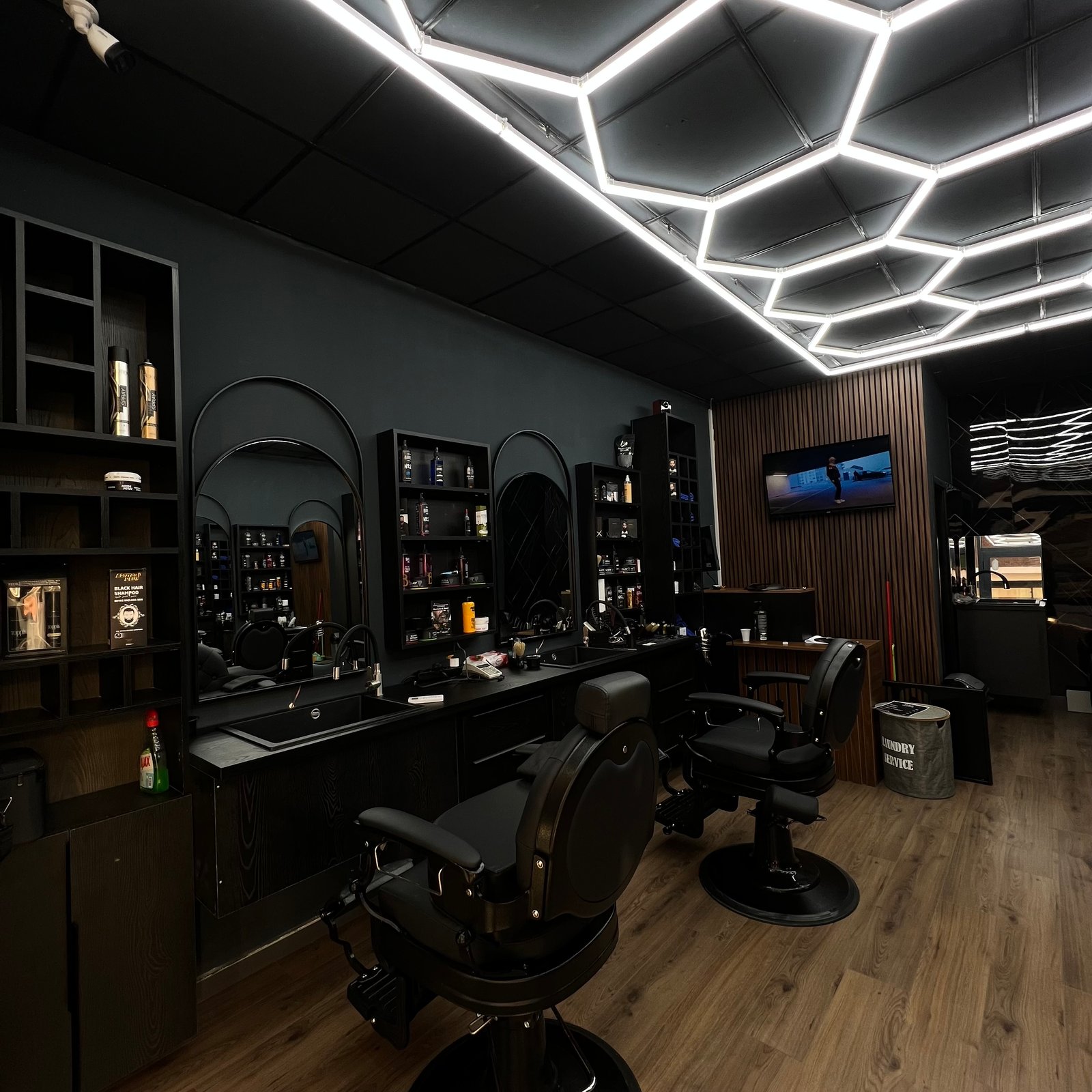 Barber stations at Clip’s Barber Shop in Ferizaj – precise haircuts and clean fades